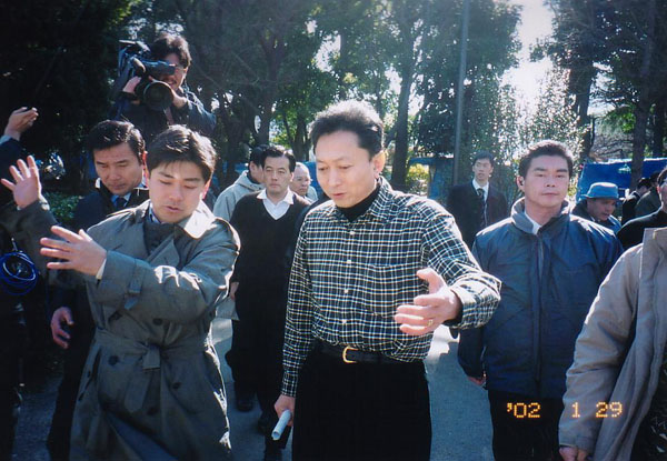 RRIv\Ac琭iʐ^܂񒆁jƃz[X̌ꎋ@